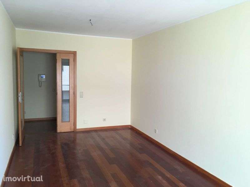 Alugo Excelente Apartamento T1 - Areosa - Porto - Grande imagem: 2/9