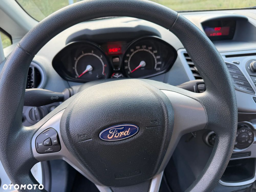 Ford Fiesta 1.25 Ambiente EU5 - 9
