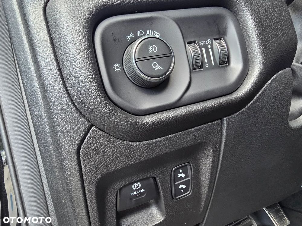 Dodge RAM 5.7 4x4 - 33