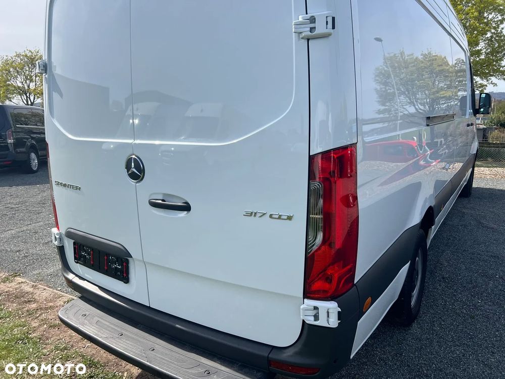 Mercedes-Benz Sprinter - 6