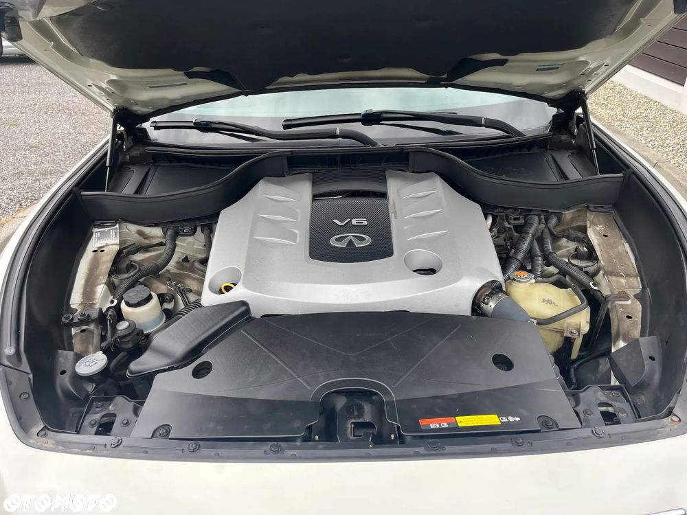 Infiniti FX FX30d S - 17