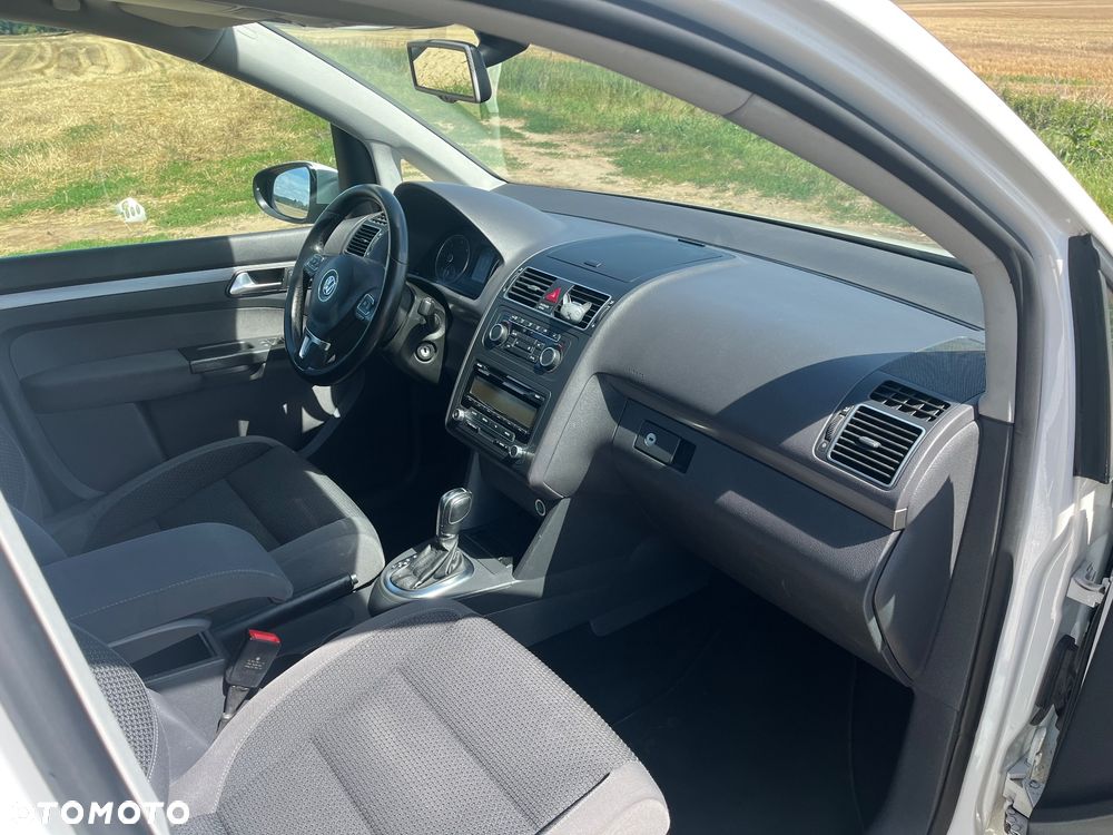 Volkswagen Touran 1.6 TDI DPF Trendline DSG - 13