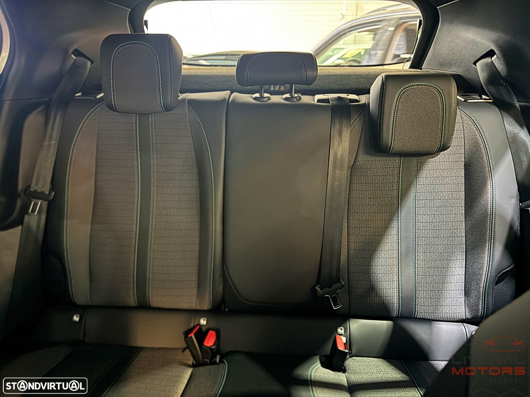 Peugeot 2008 1.2 PureTech Allure Pack - 36