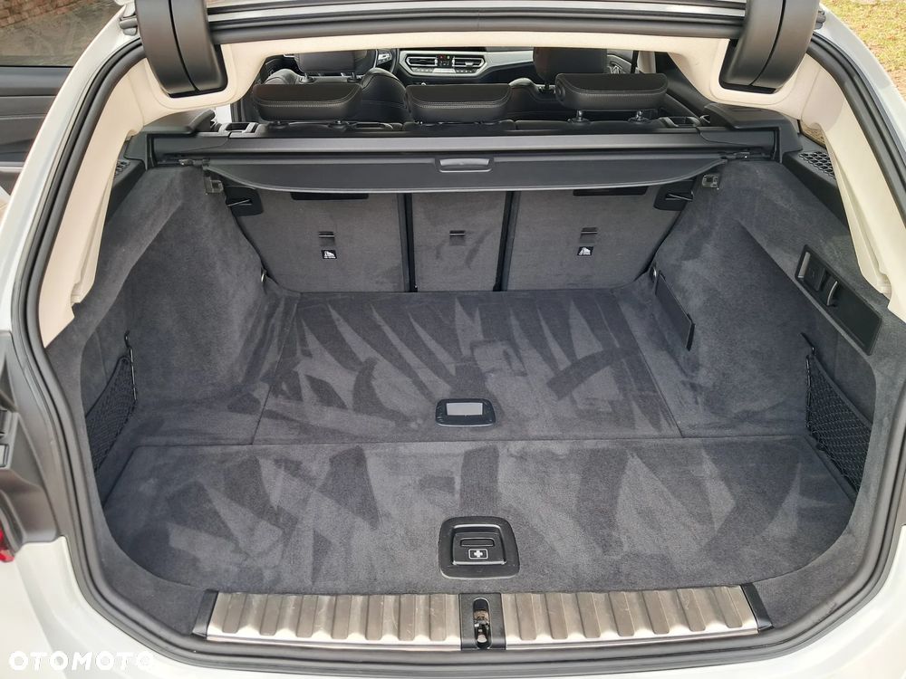 BMW Seria 3 318d Edition Luxury Line Purity - 30