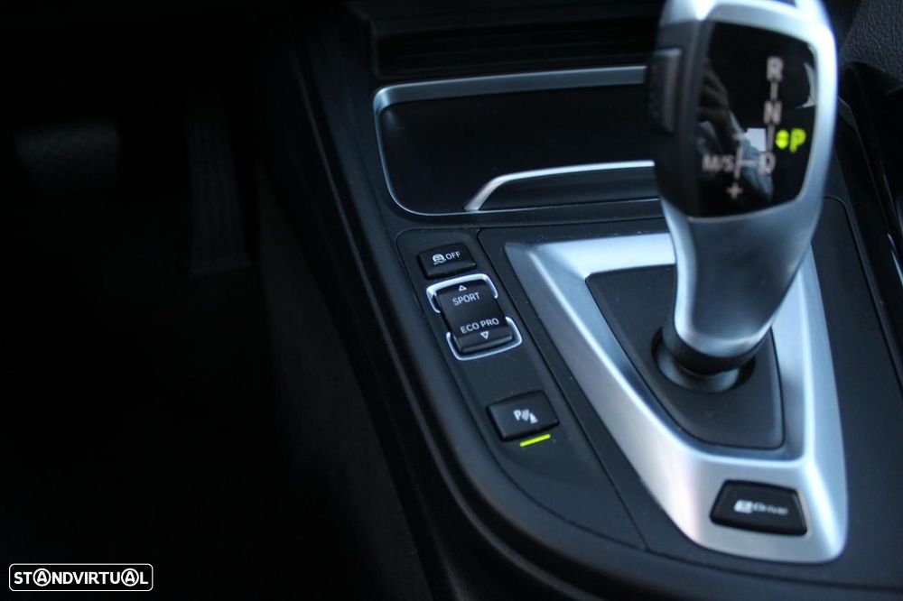 BMW 330 e iPerformance - 17