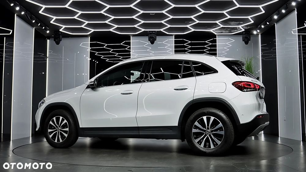 Mercedes-Benz GLA 200 Progressive - 5