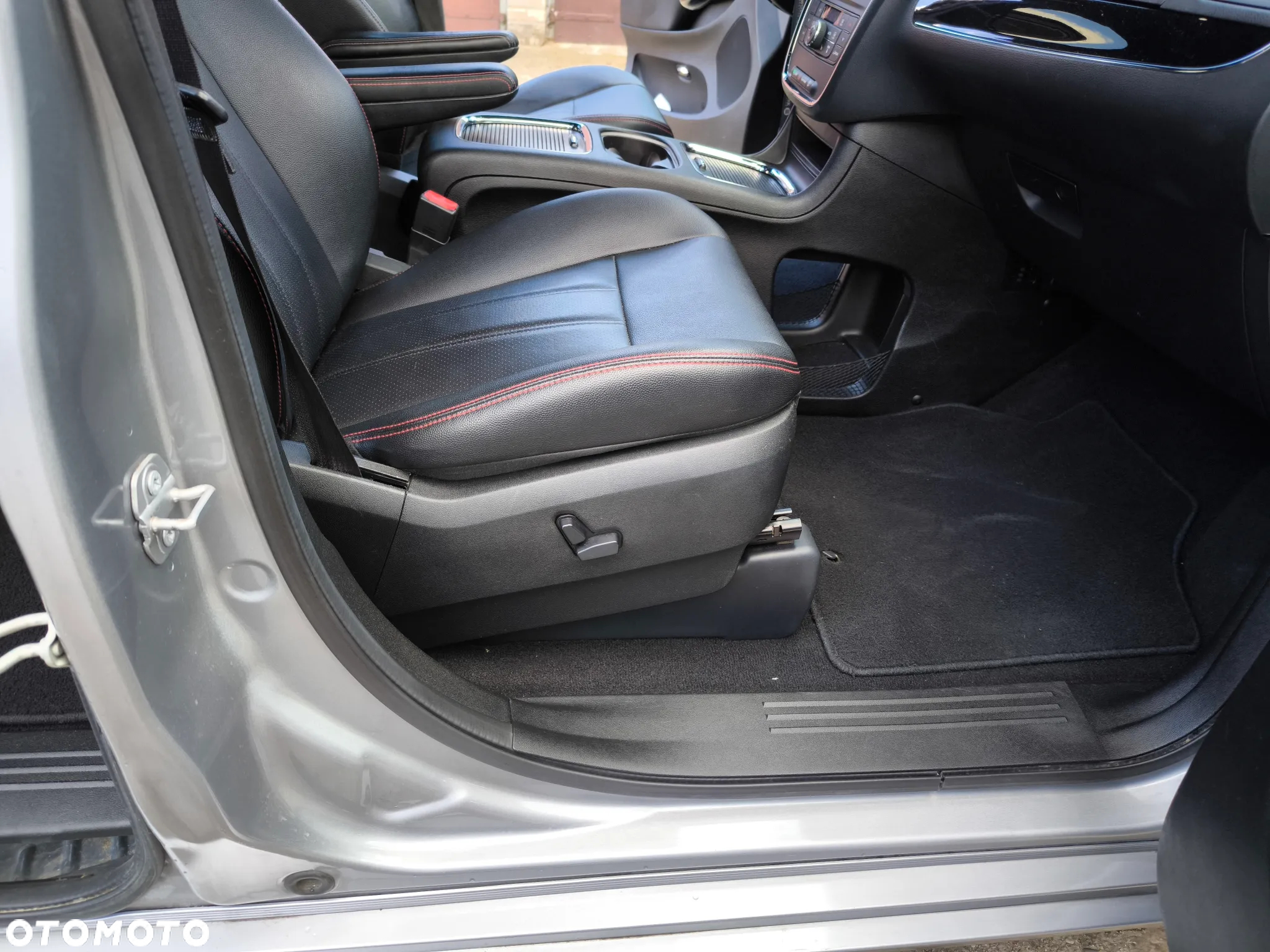 Dodge Grand Caravan - 18