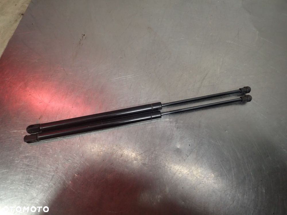 SIŁOWNIK KLAPY BAGAŻNIKA PEUGEOT 206 1.4 - 1