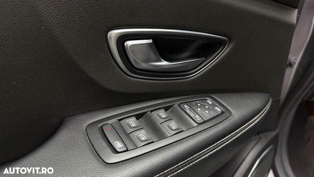 Renault Grand Scenic - 28