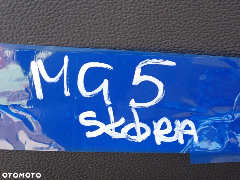 MG MG5  FOTEL PRZEDNI PRAWY / LEWY ORAZ KANAPA TYLNIA SKÓRA KOMPLET - 12