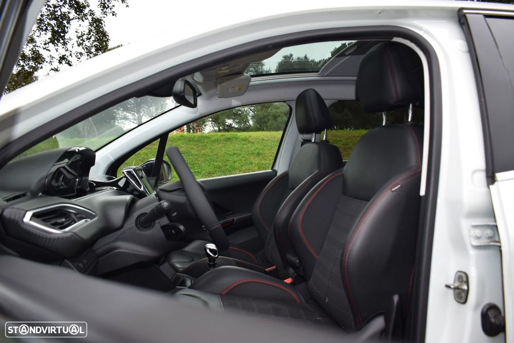 Peugeot 208 1.2 PureTech GT Line - 7