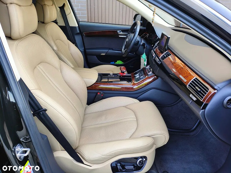 Audi A8 4.2 TDI Quattro - 12