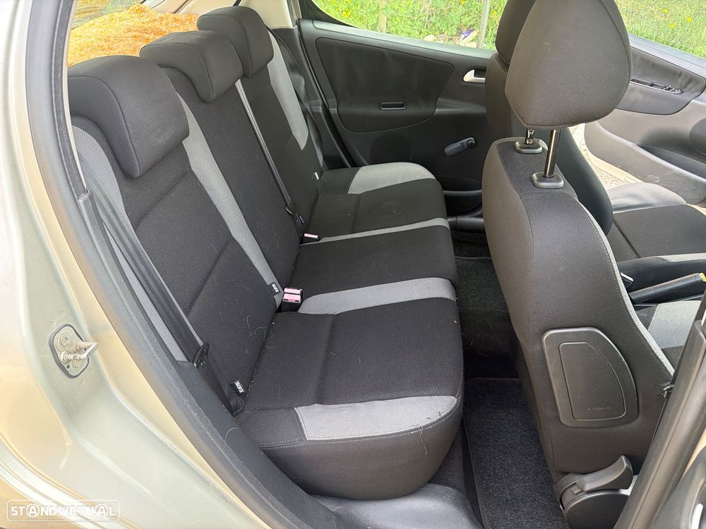 Peugeot 207 1.4 HDi Urban - 5