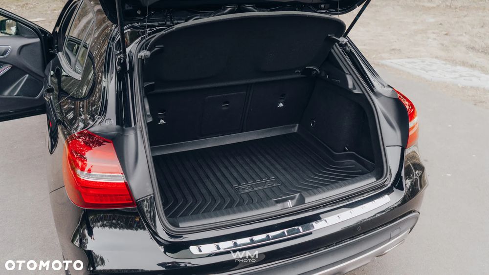 Mercedes-Benz GLA 200 7G-DCT AMG Line - 17