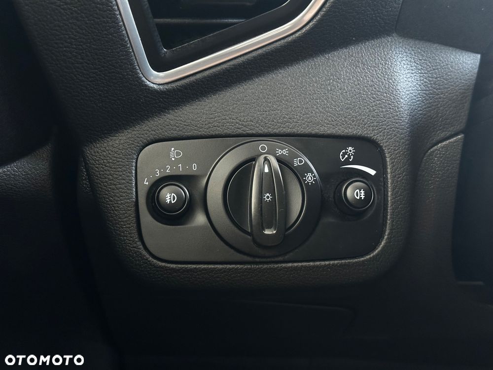 Ford Kuga - 25
