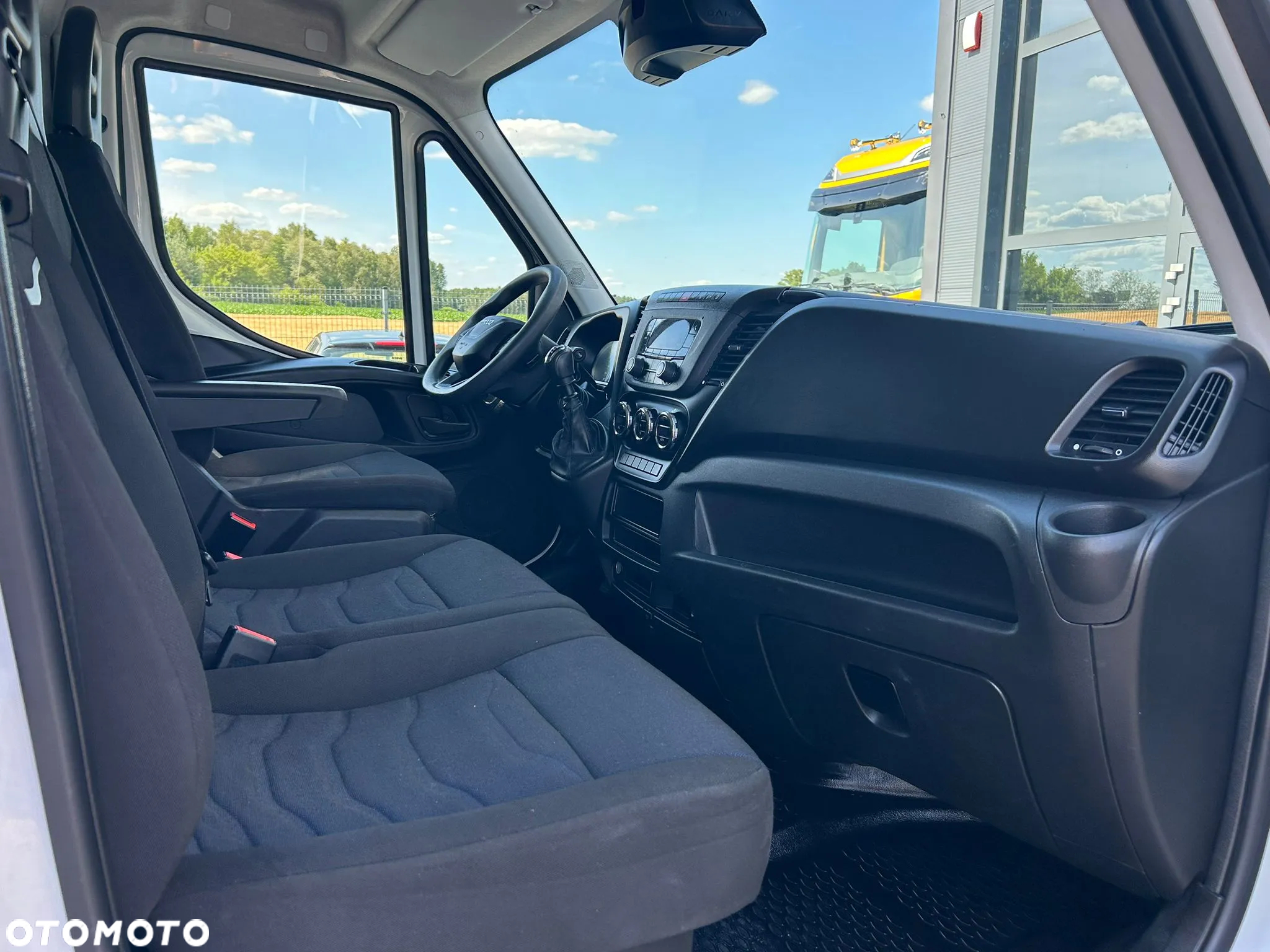 Iveco Daily 35C16 3.0 HPI Kontener 8 palet + winda 750kg + drzwi boczne **Niski przebieg**Na drążku**Wzmocniony**Climatronic**Sprowadzony**2022R** - 12