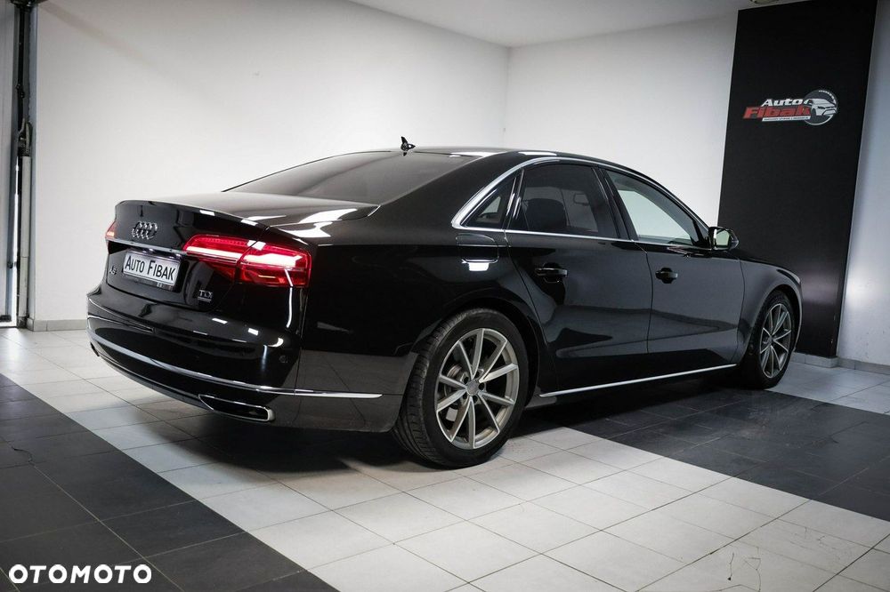 Audi A8 - 8