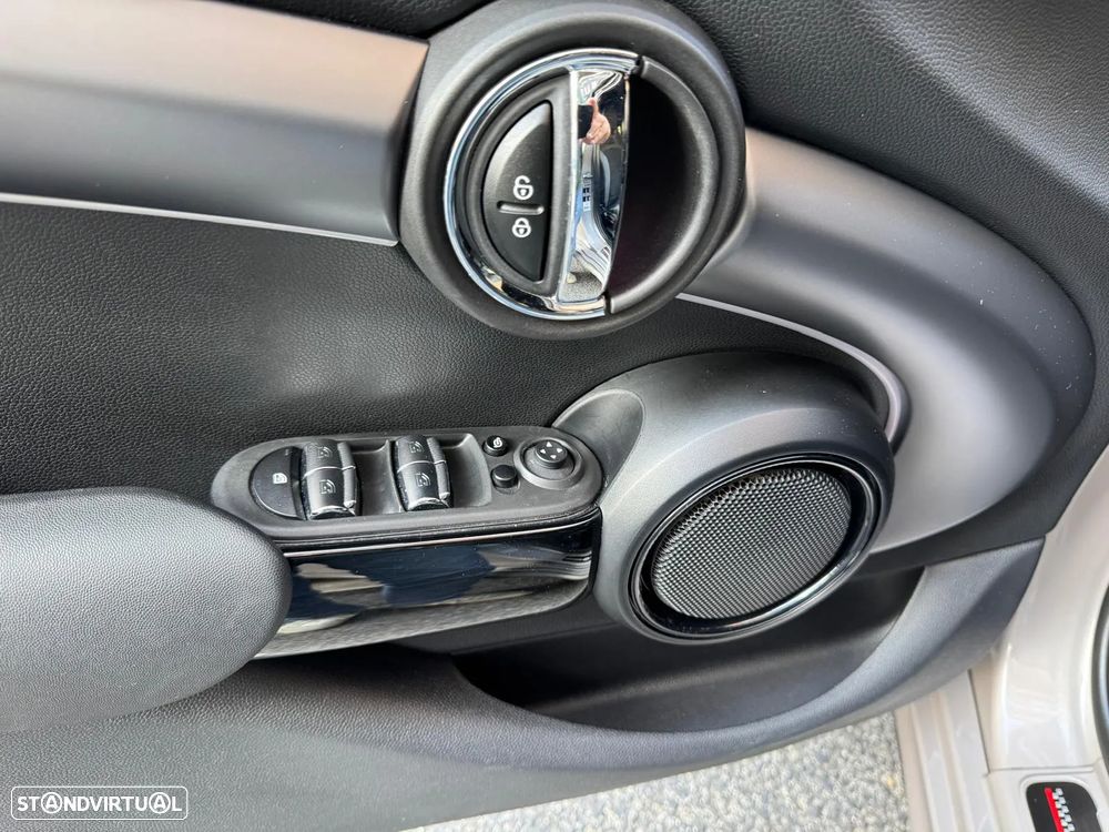 MINI 5 Portas Cooper S Premium JCW Auto - 26