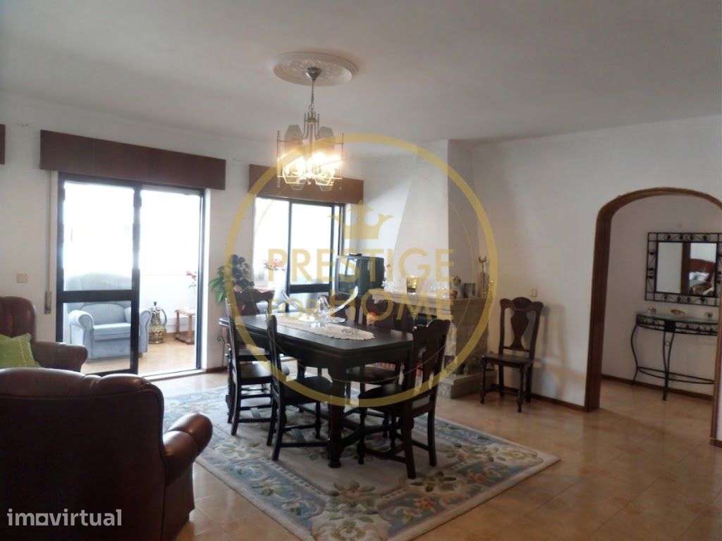 PENTHOUSE T3+1, GARAGEM E ARRECADAÇÃO LOULÉ CENTRO - Grande imagem: 2/55