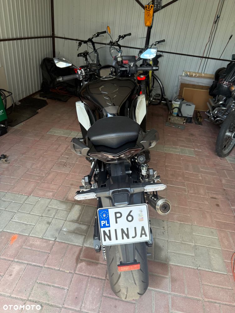 Kawasaki Ninja 1000 SX - 8