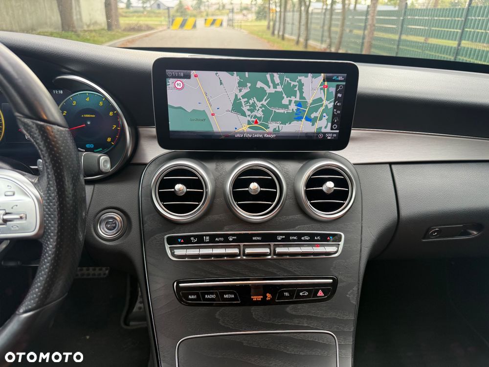 Mercedes-Benz Klasa C 200 9G-TRONIC AMG Line - 12