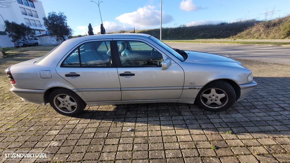 Mercedes-Benz C 200 D Classic - 3