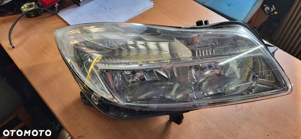LAMPA PRZEDNIA OPEL INSIGNIA A PRAWA HELLA EUROPA ORYGINAŁ 1LJ009630-04