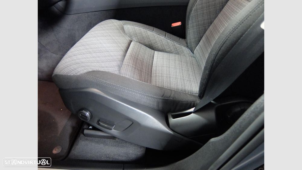 Volvo XC 60 2.0 T6 PHEV Core AWD - 17