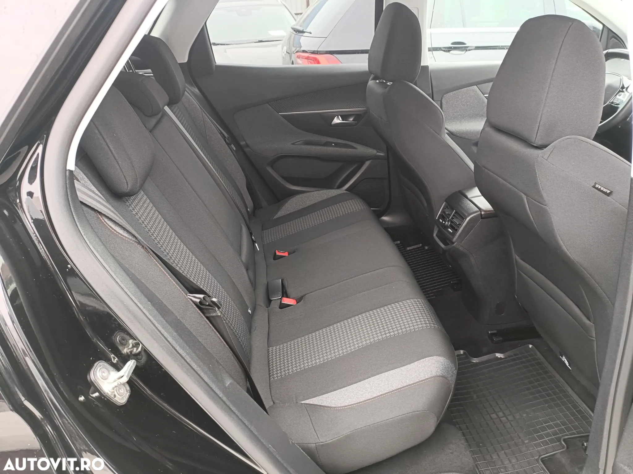 Peugeot 3008 BlueHDi 130 Stop & Start EAT8 Active Business-Paket - 5