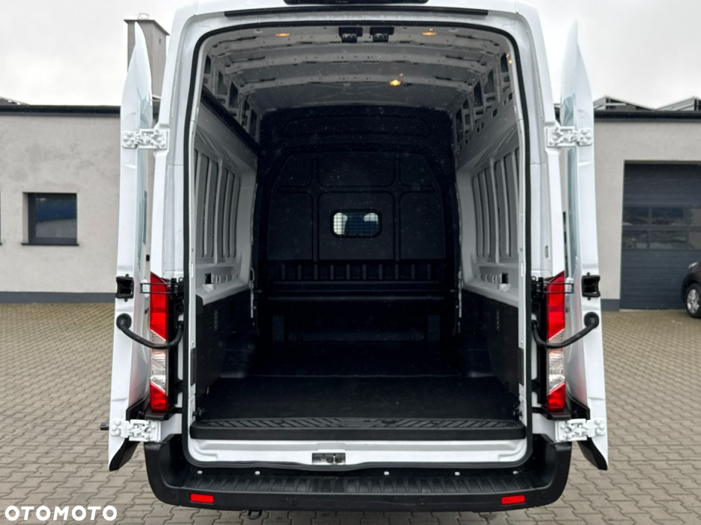 Ford Transit - 27