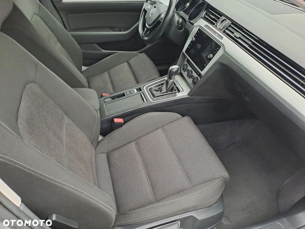 Volkswagen Passat Variant 2.0 TDI DSG (BlueMotion Technology) Comfortline - 20