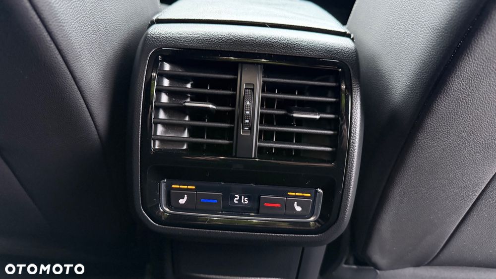 Volkswagen Arteon 2.0 TDI SCR 4Motion DSG R-Line - 24