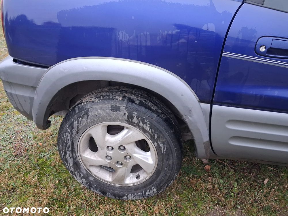 Toyota RAV4 2.0 - 12