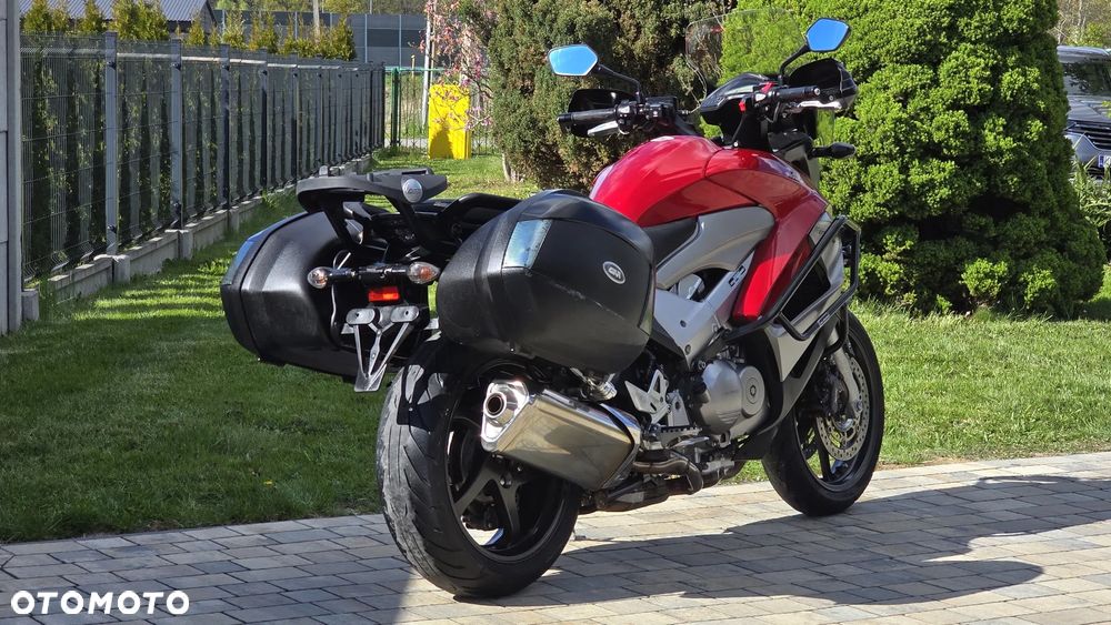 Honda VFR - 3