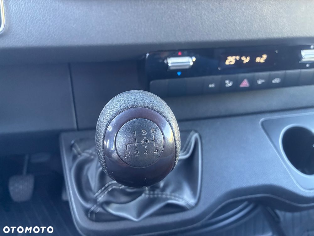 Mercedes-Benz SPRINTER - 15