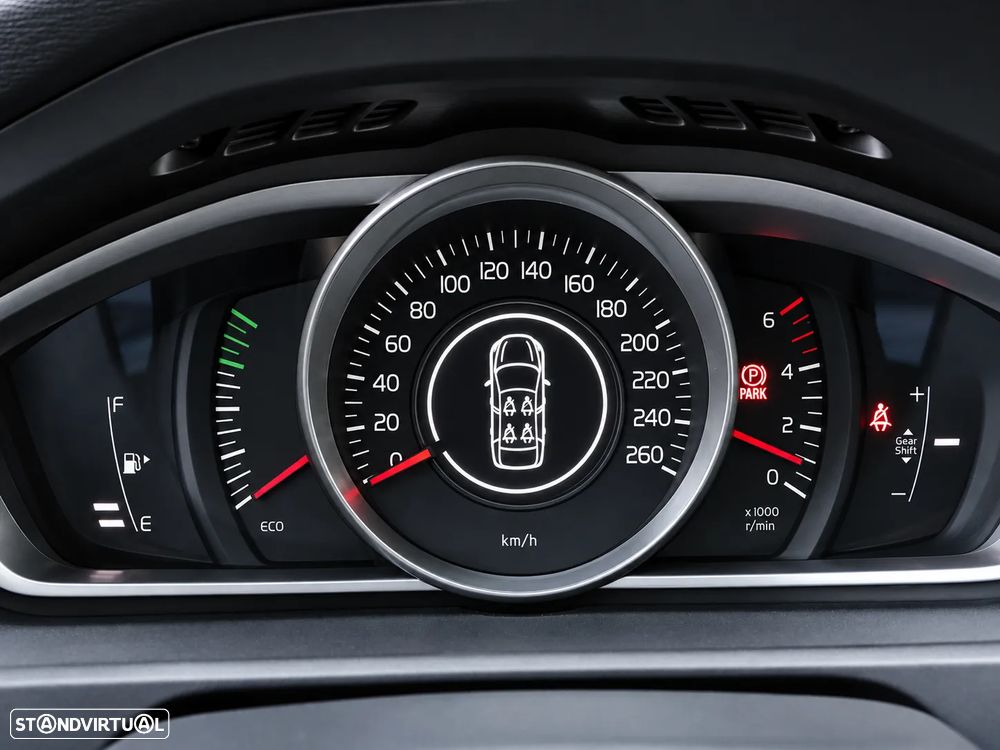 Volvo V40 2.0 D3 Momentum - 29