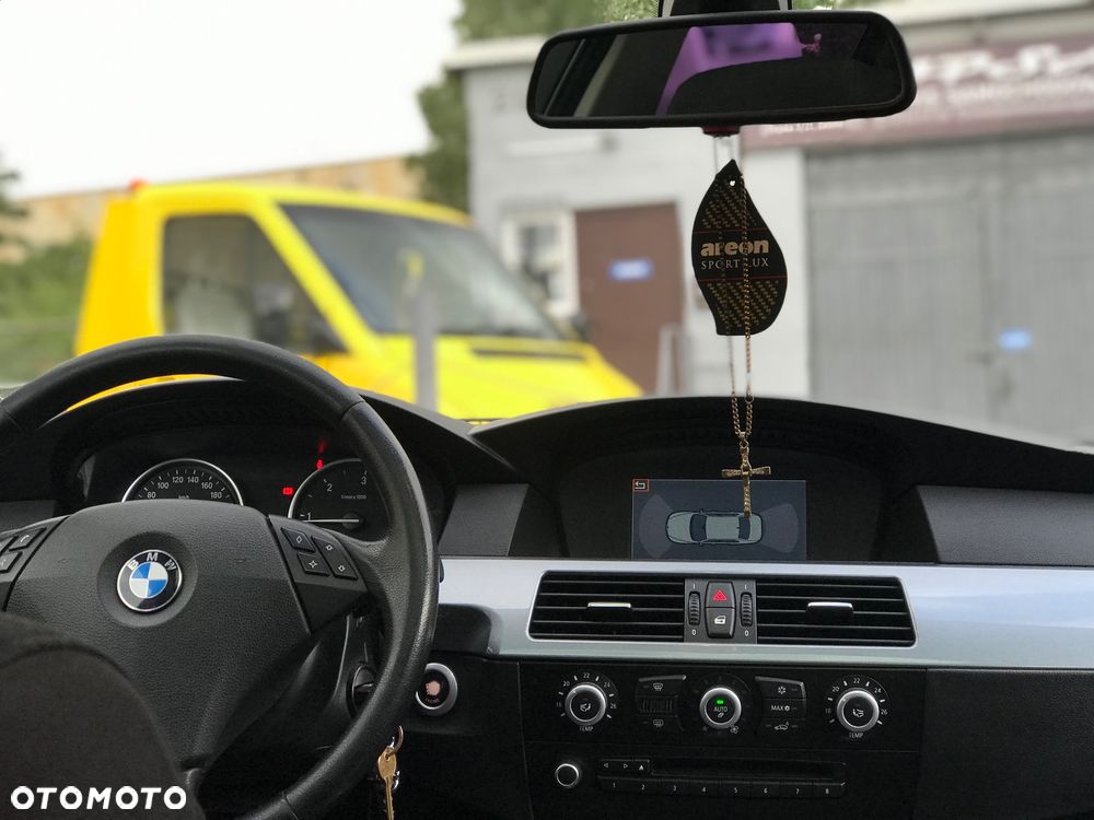 BMW Seria 5 520d - 14