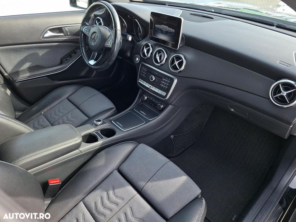 Mercedes-Benz GLA 200 d 4MATIC 7G-DCT Style - 13