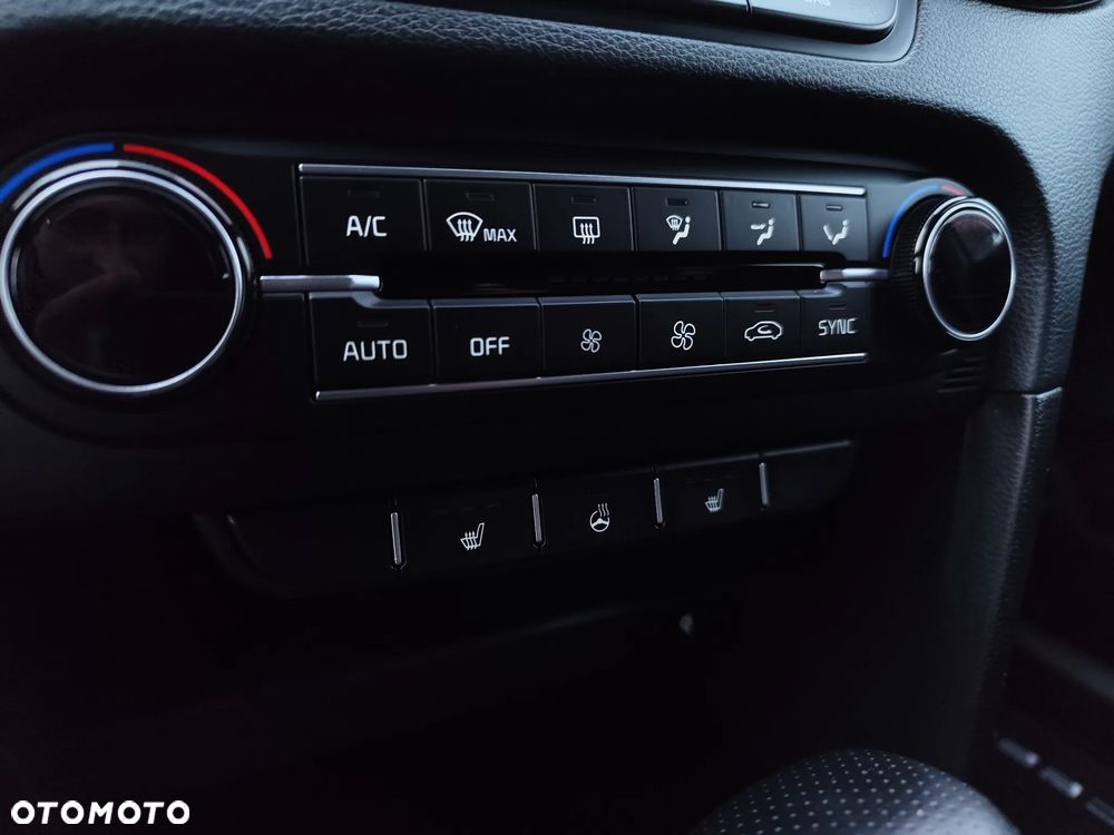 Kia Ceed 1.6 CRDi mHEV GT-Line DCT - 30