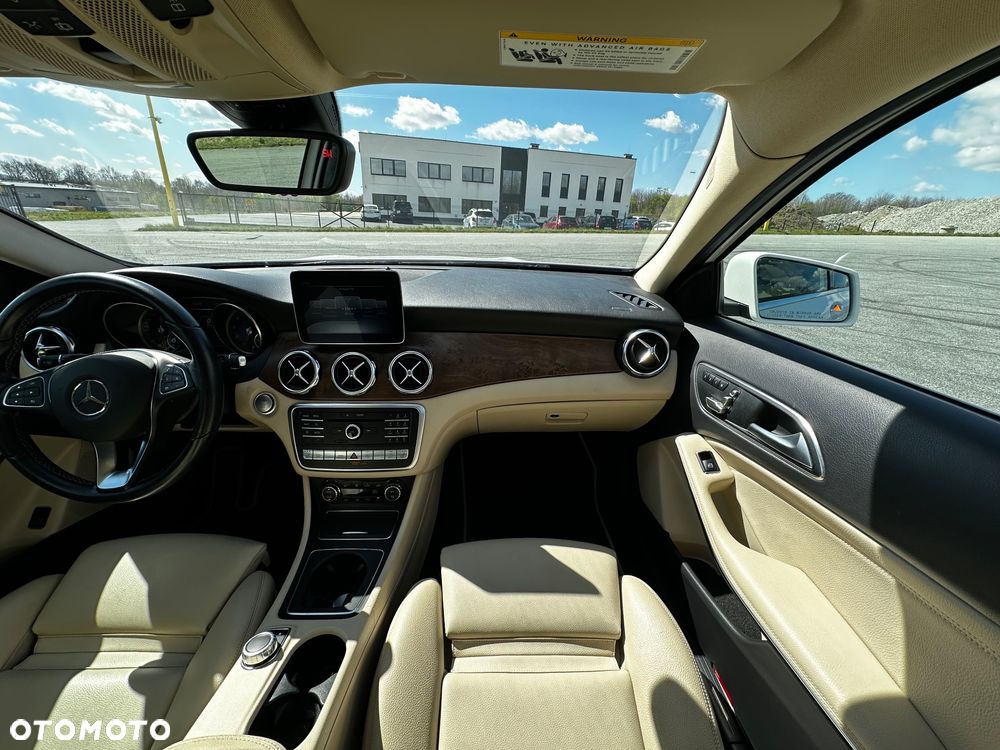 Mercedes-Benz GLA 250 4Matic 7G-DCT - 9