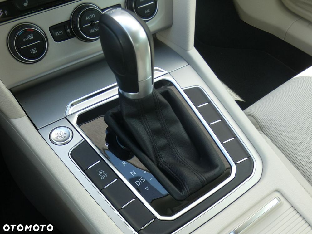 Volkswagen Passat 2.0 TDI BMT Comfortline DSG - 24