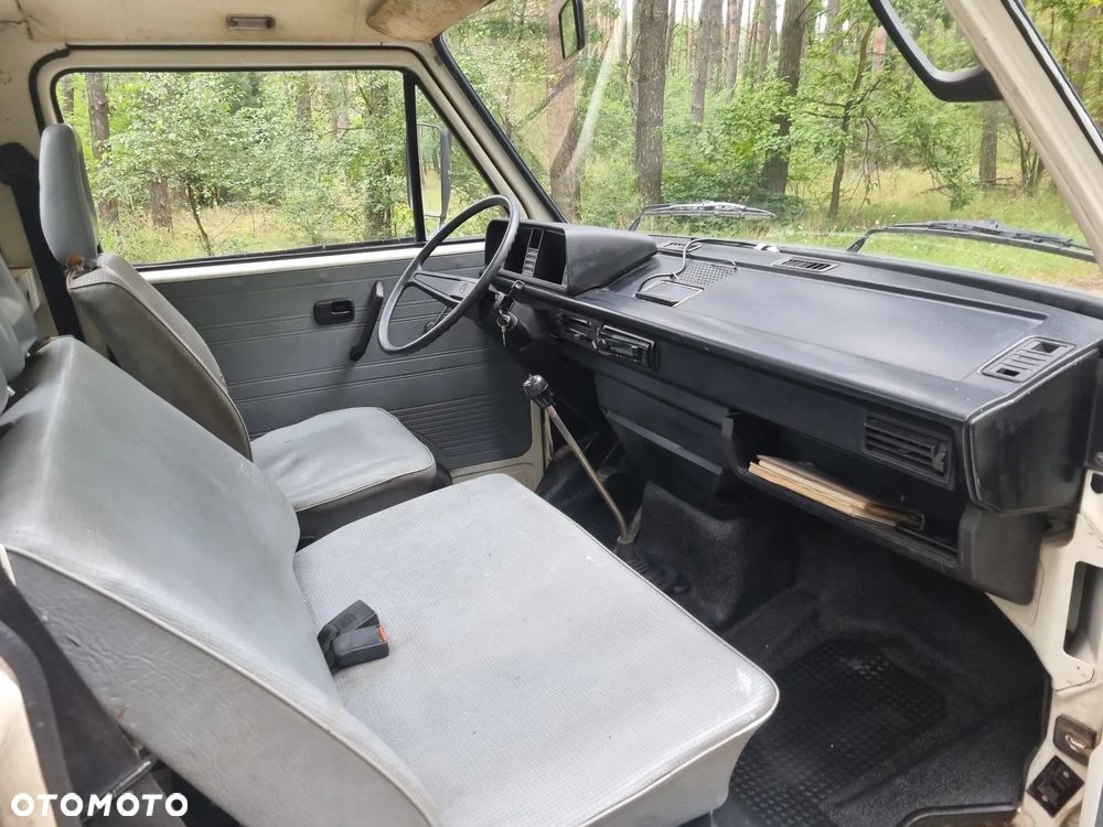 Volkswagen Transporter - 9