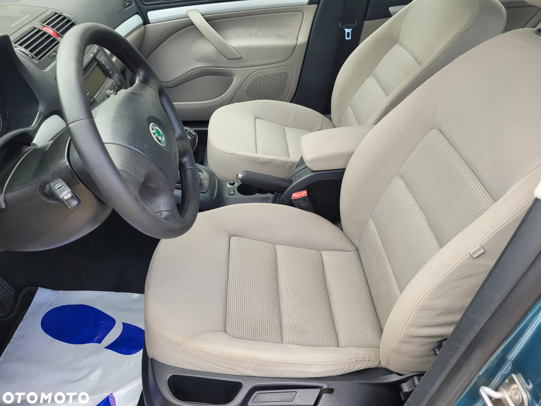 Skoda Octavia 1.6 Ambiente - 17