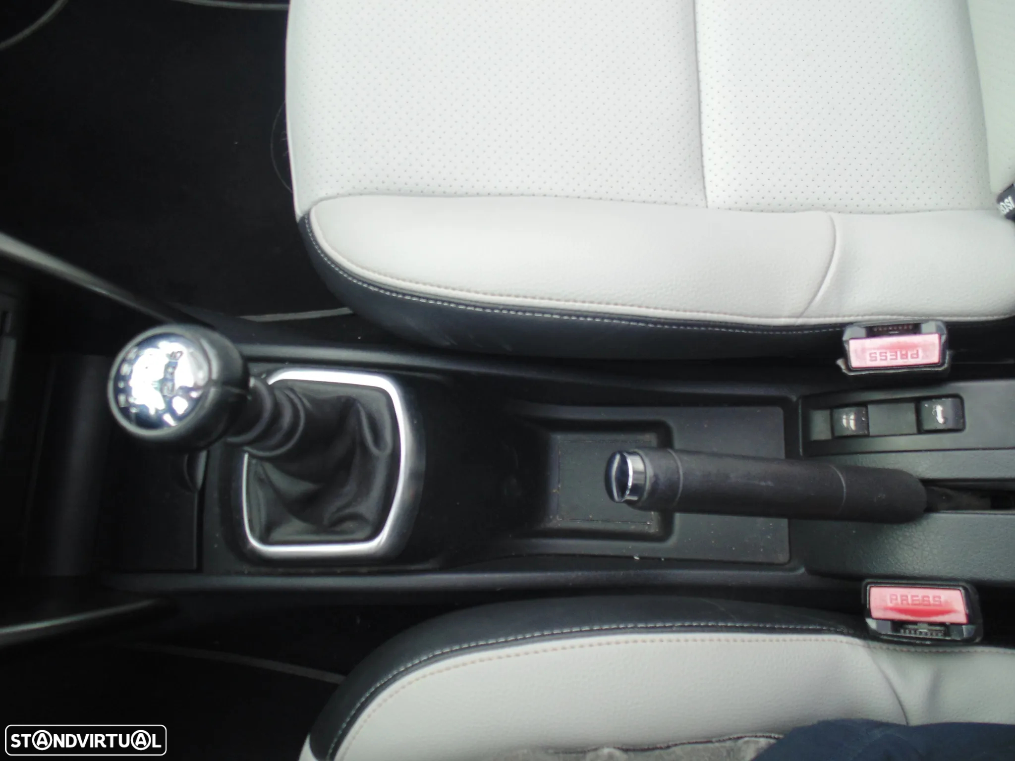 Peugeot 207 CC 1.6 HDi Roland Garros - 36