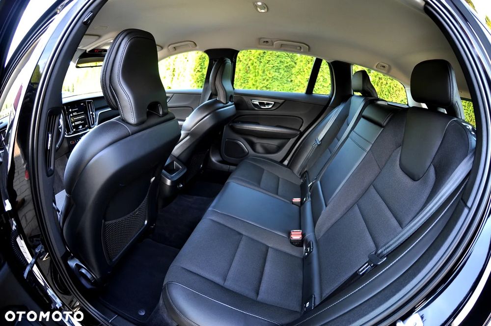 Volvo V60 D3 Momentum Pro - 21