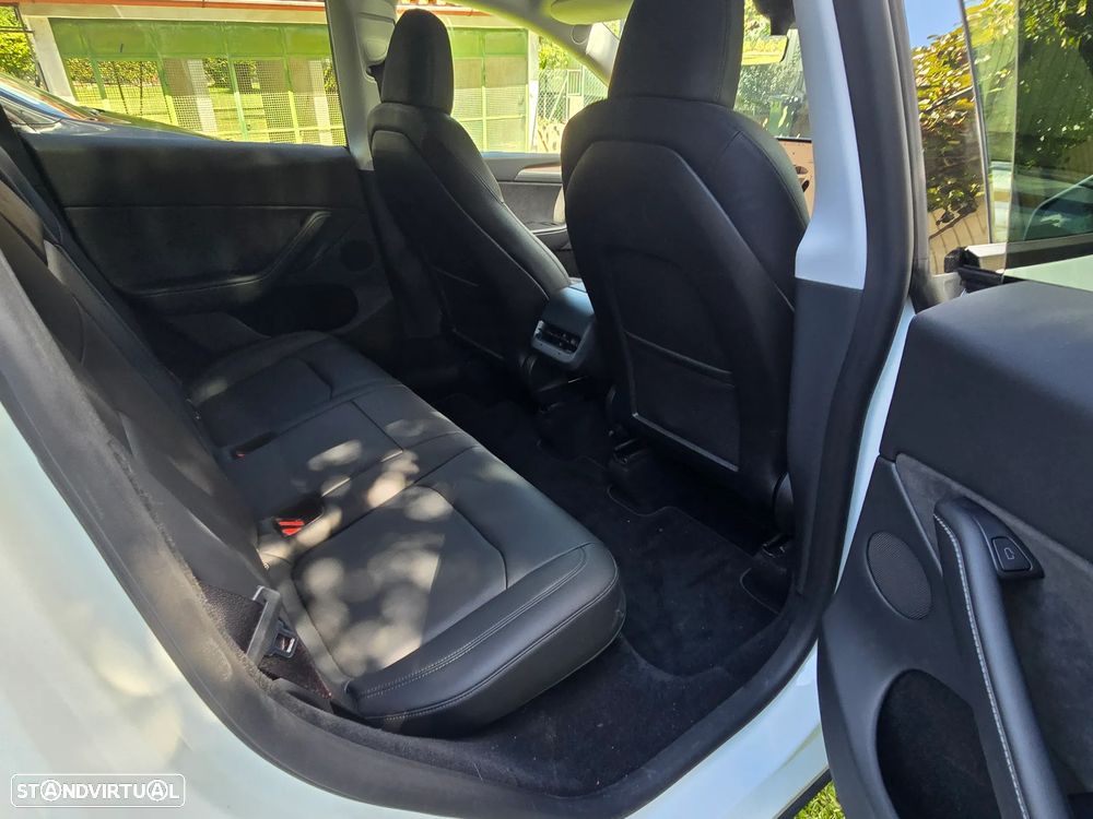 Tesla Model Y Standard - 14