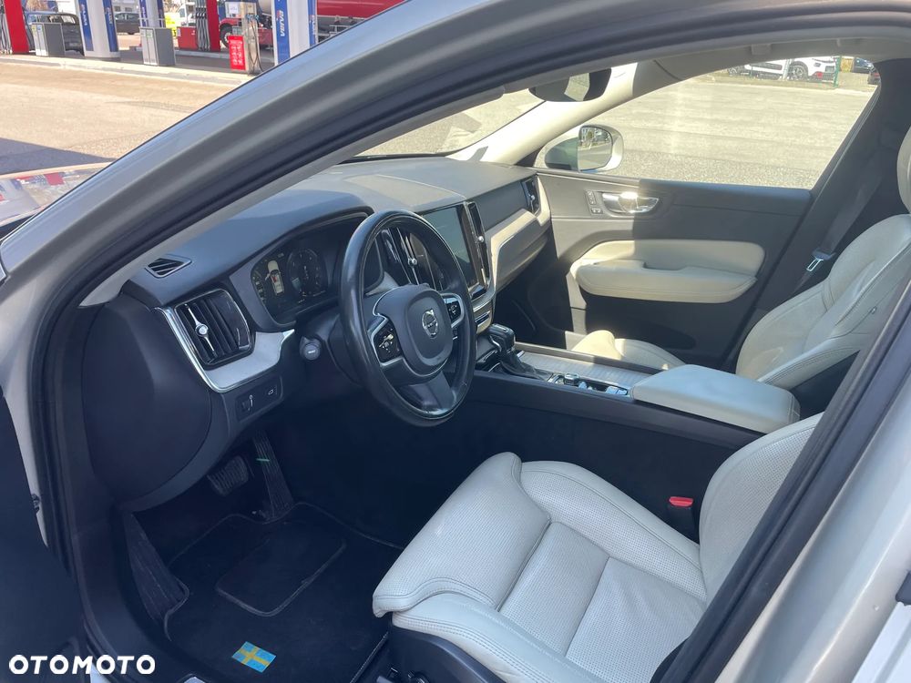 Volvo XC 60 D5 SCR AWD Momentum - 17