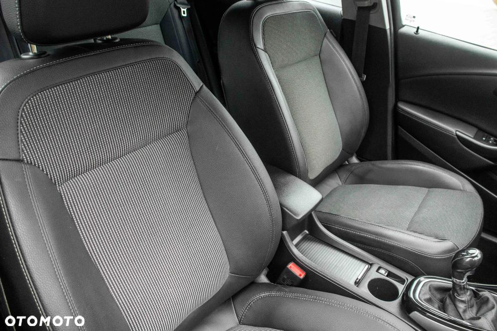 Opel Astra 1.4 T Essentia - 28