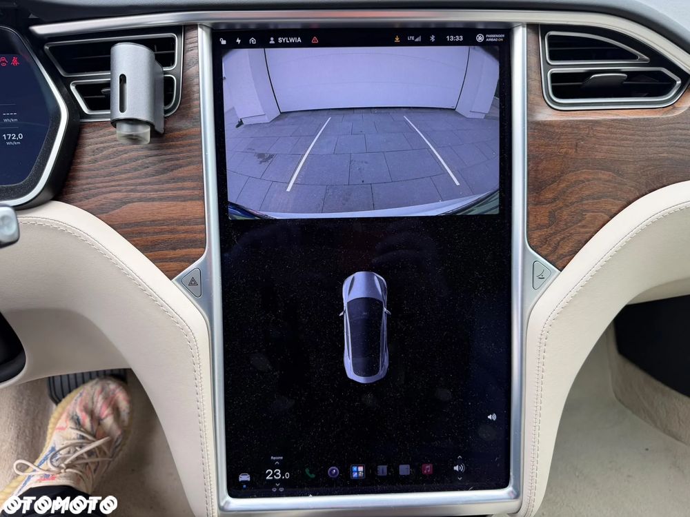 Tesla Model S - 17