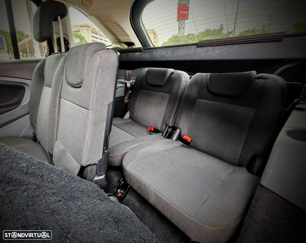Ford Grand C-Max 1.6 TDCi Titanium Edition S/S - 9